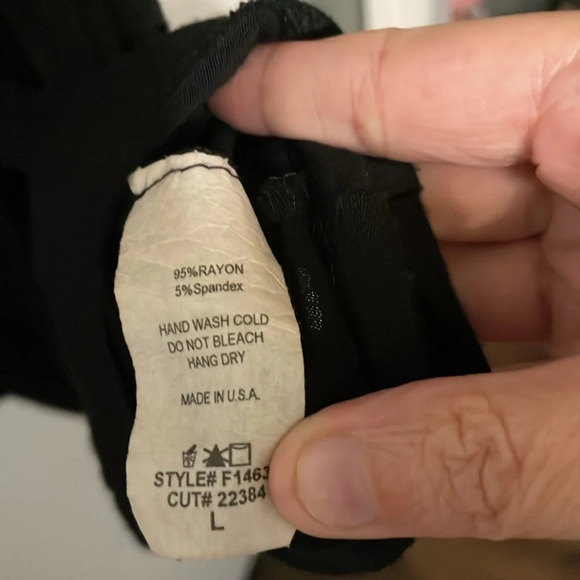 Pretty Good women’s razor back bow tank size large - Picture 4 of 4